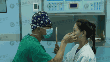 割双眼皮到底疼不疼？这个“鹦鹉人”较有发言权！ 