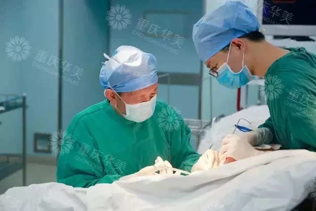被相亲对象说90后的脸00后的胸？来看她的小胸逆袭！