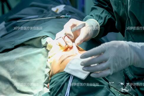 双眼皮、水光、玻尿酸、隆鼻有多疼？来听听5位女孩的亲身感受~