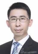 上海九院金云波去眼袋案例全过程展示，年轻不止十岁! width=