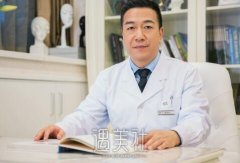 张笑天和黄寅守下颌角截骨手术哪个好?资质技术大PK~ width=
