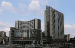 广州二院罗盛康隆胸价格?有没有案例~ width=