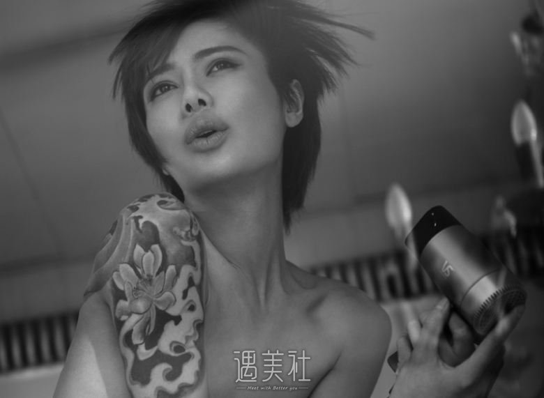 时诗整容前后