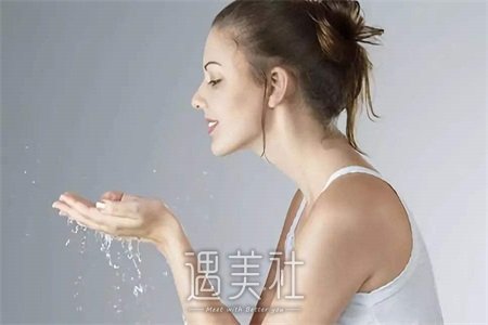 真白的肌肤如何护理|怎么拥有真白的肌肤？