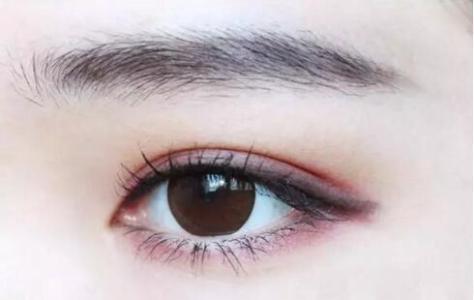 双眼皮手术使眼睛更加生动
