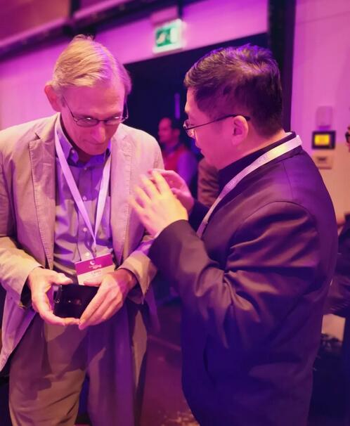 支凌翔院长受邀出席摩纳哥AMWC世界医学美容抗衰老大会~