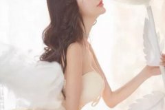蓓拉和魔滴相比哪种假体柔软度更高？价格是多少钱？ width=