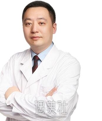 李战强,隆鼻