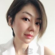 假体隆鼻后鼻子会歪吗? width=