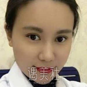 冯露葳 width=