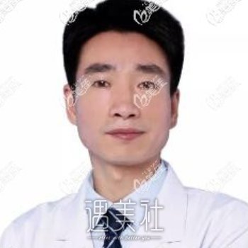 何林华 width=