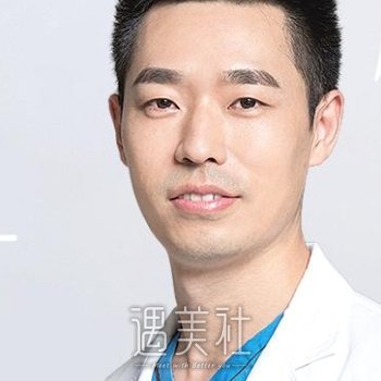 李朝鹏 width=