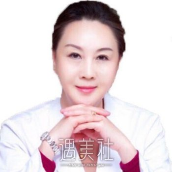 朱莉 width=
