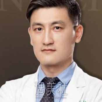 魏嘉宏 width=