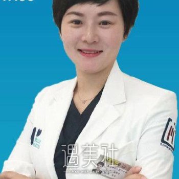 张燕青 width=