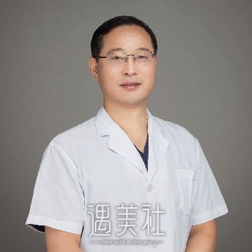 李雄伟 width=