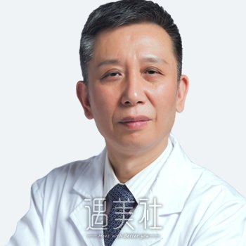 李凌云 width=