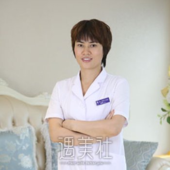 周晚香 