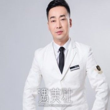 李泽岩