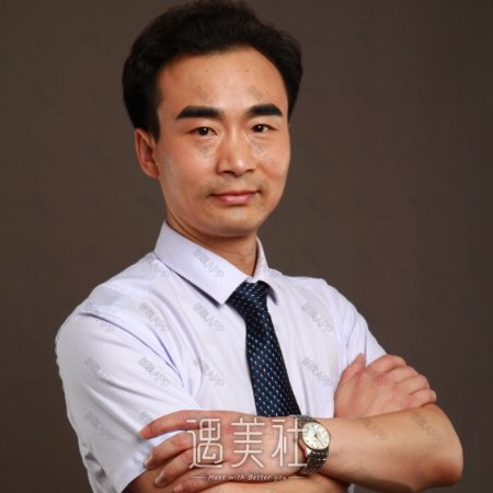 王新杰 width=