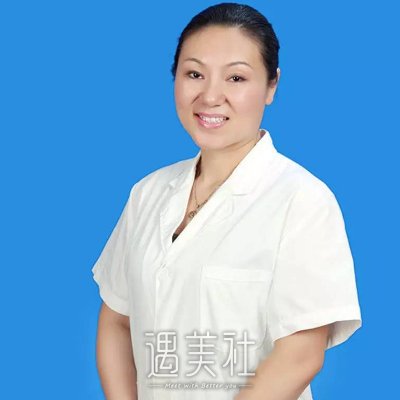 屈秋芳 width=