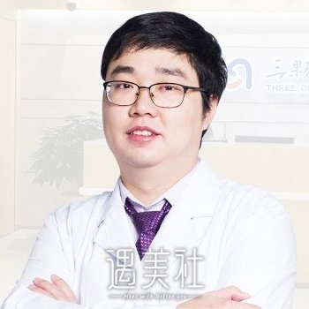 钟韦韦 width=