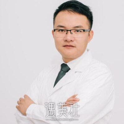 黎护忠 width=