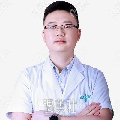 郑欣 width=
