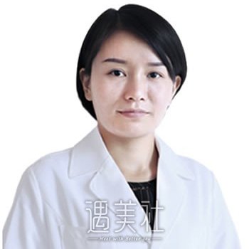 柯鑫荷 width=