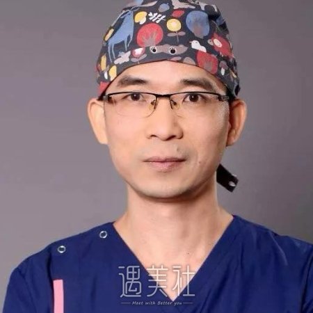 杨忠 width=