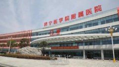 济宁附院割双眼皮多少钱？技术水平怎么样？收费价格表 width=
