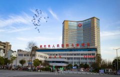 阆中人民医院可以做假体隆胸不？技术分析+真人案例 width=