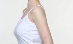 隆胸和真胸手感的有明显差异吗？假体隆胸真能重塑真我魅力？ width=