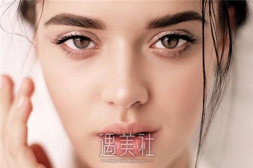 揭秘光子嫩肤的功效：真实效果与长期影响！ width=
